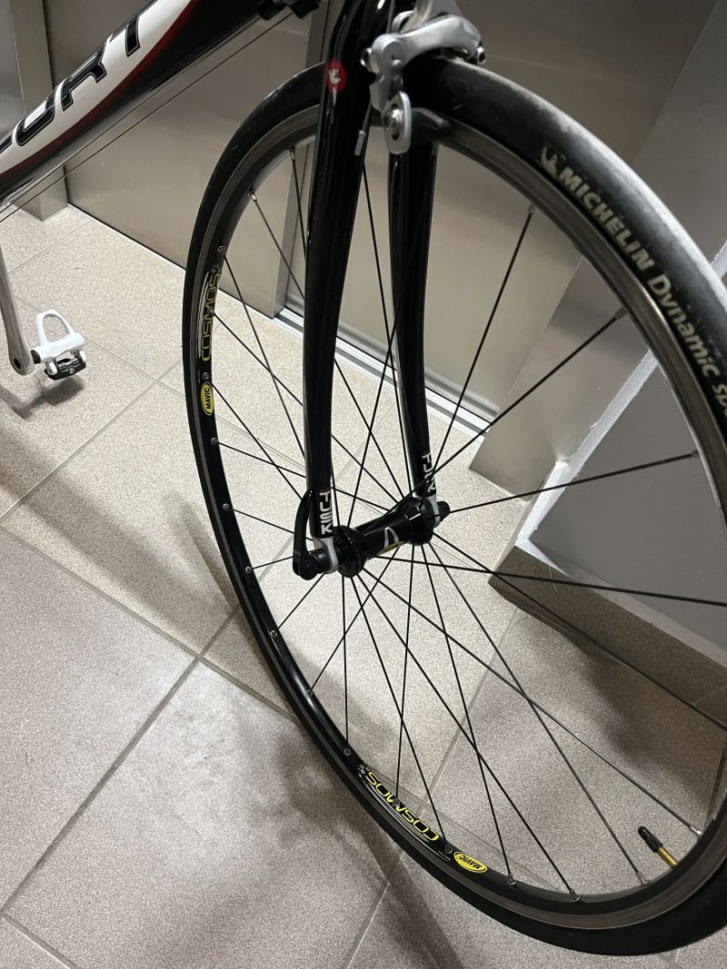 silnička Fort, karbon, top stav, Ultegra+105