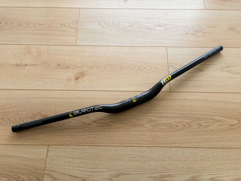 Řídítka Burgtec Ride Wide DH 35 Carbon 