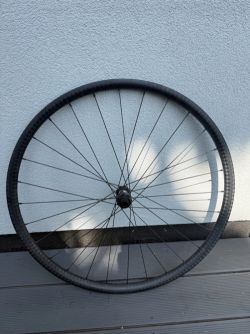 Přední silniční/Gravel Carbon kolo