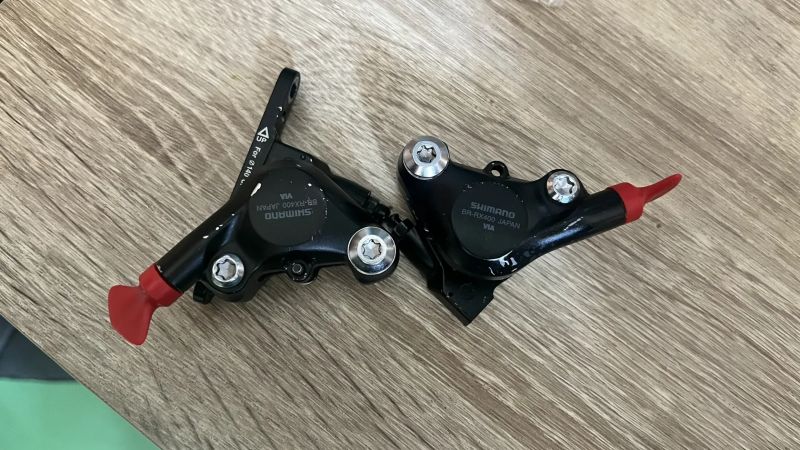 Brzdové třmeny GRX400 + silniční třmen BR-RS785 