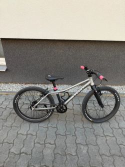 Rascal 20 dětské kolo - zkrácený posed pro lepší obratnost