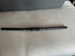 Nová karbonová řidítka Mach1, 31.8x620