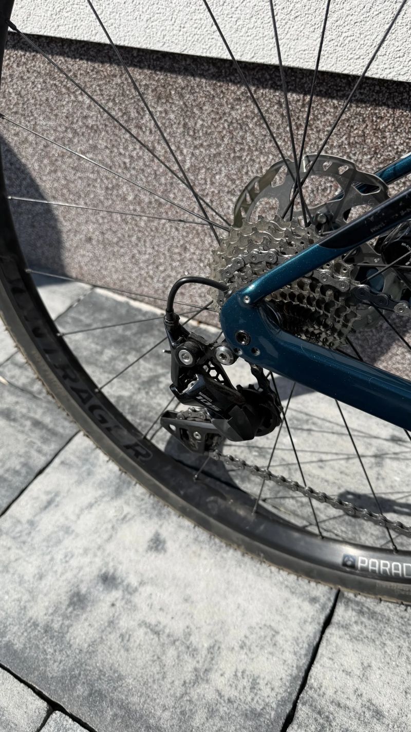 Trek Domane Sl (karbon) - Shimano 105 - vel. 50 (158-165cm)