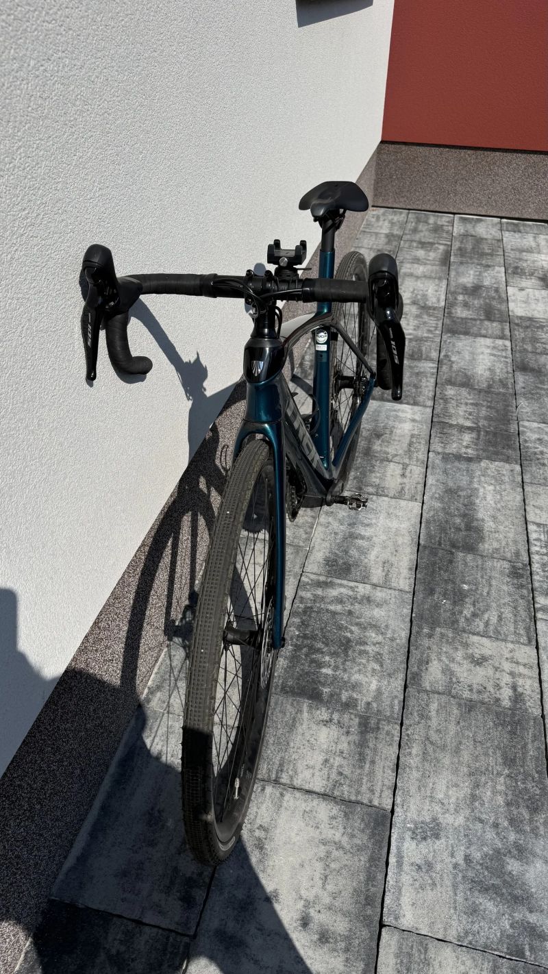 Trek Domane Sl (karbon) - Shimano 105 - vel. 50 (158-165cm)