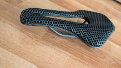 Karbonové sedlo Aircode 3D Honeycomb