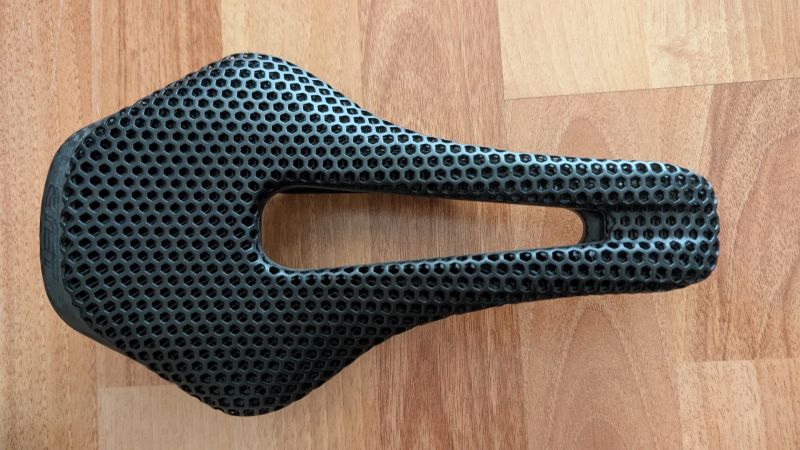Karbonové sedlo Aircode 3D Honeycomb