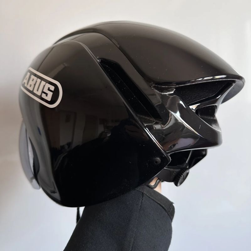 Abus Gamechanger TRI Shina Black velikost Medium