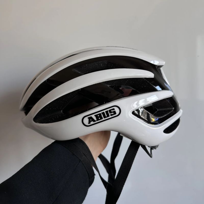 Abus AirBreaker Polar White vel.M