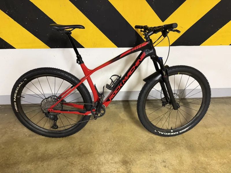 Rock Machine Blizz CRB 70-29 | karbonová kola MAVIC