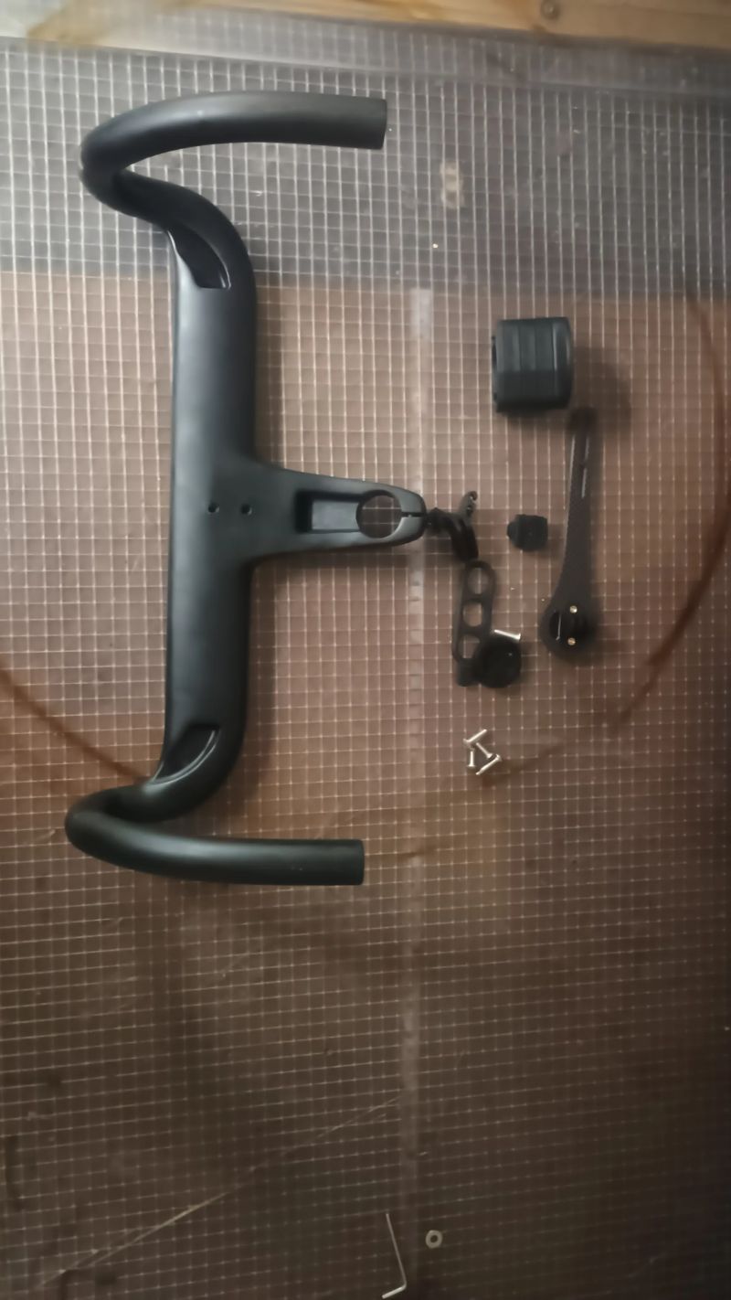 Karbonový kokpit kocevlo 380/110