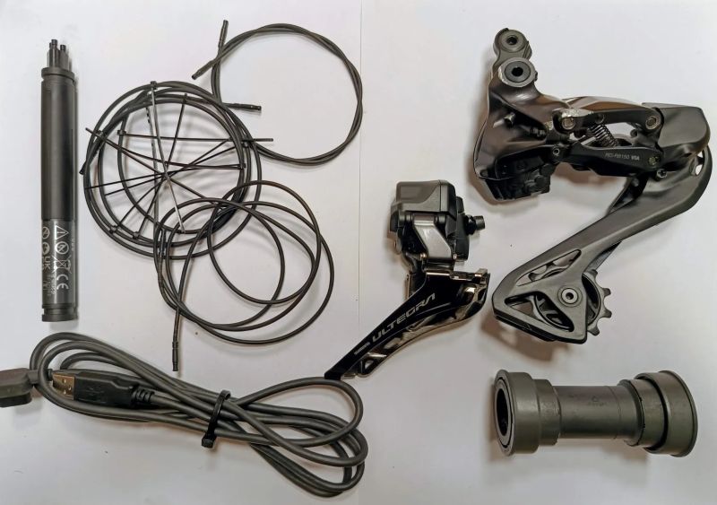 Část sady Shimano Ultegra Di2 R8170 2x12 - záruka funkčnosti
