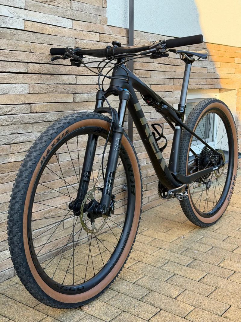 TREK SUPERCALIBER, full carbon, vel.M