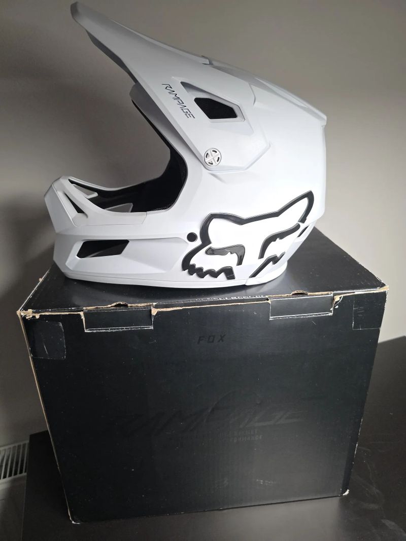 Dětská Fox Youth Rampage vel YS sjezdová bike helma
