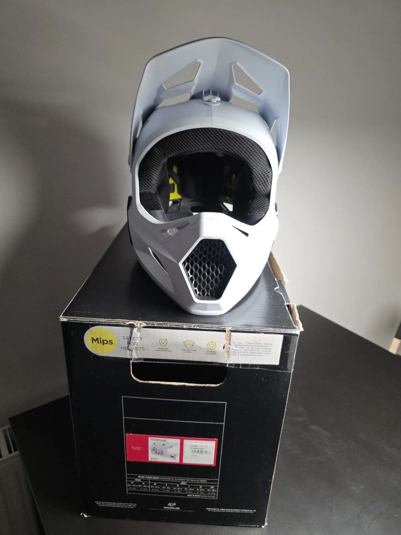 Dětská Fox Youth Rampage vel YS sjezdová bike helma