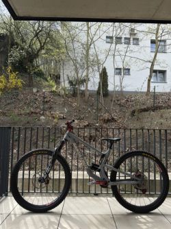 Santa Cruz HighTower AL / Ultimate Tlmiče / Hope / DT swiss