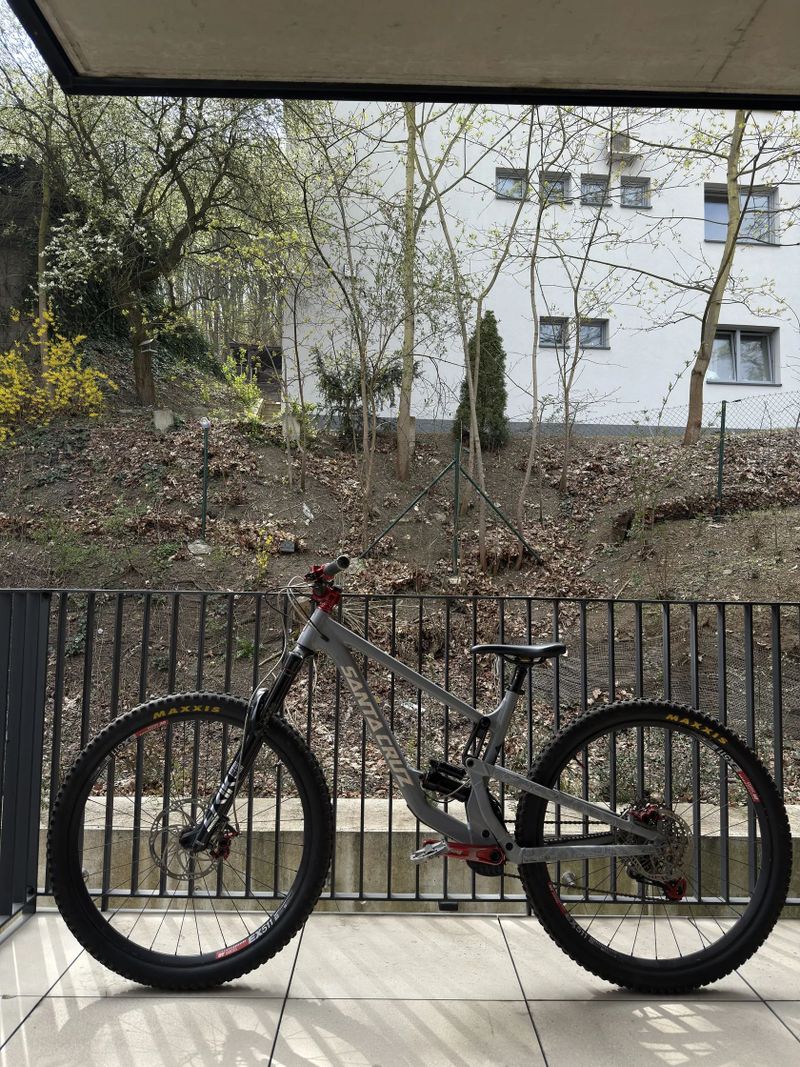 Santa Cruz Hightower AL 2021 L – top osazení, Hope V4, X01 Eagle