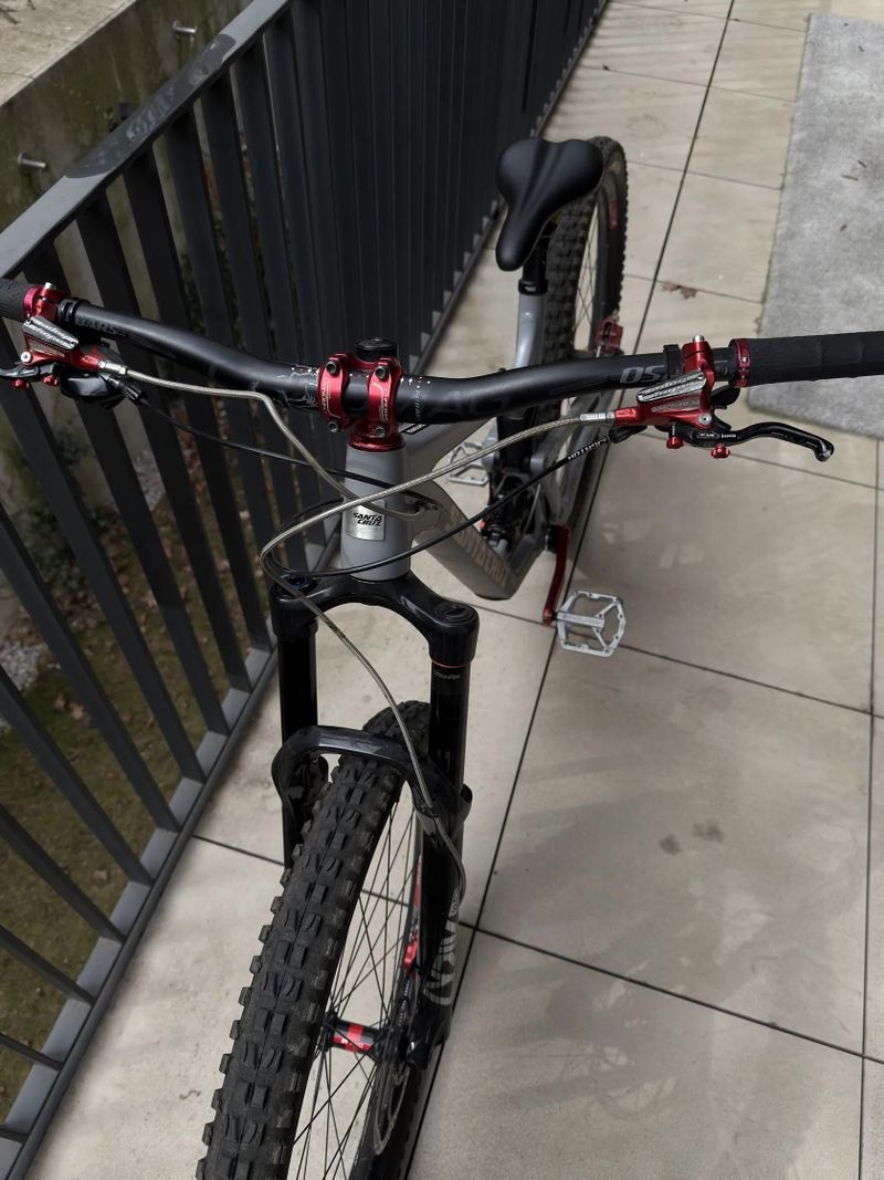 Santa Cruz Hightower AL 2021 L – top osazení, Hope V4, X01 Eagle