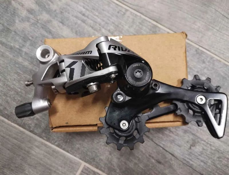 gravel silniční sada SRAM 1x11 přehazovačka SRAM Rival 11 Type 3.0 a páky SRAM APEX HydroR