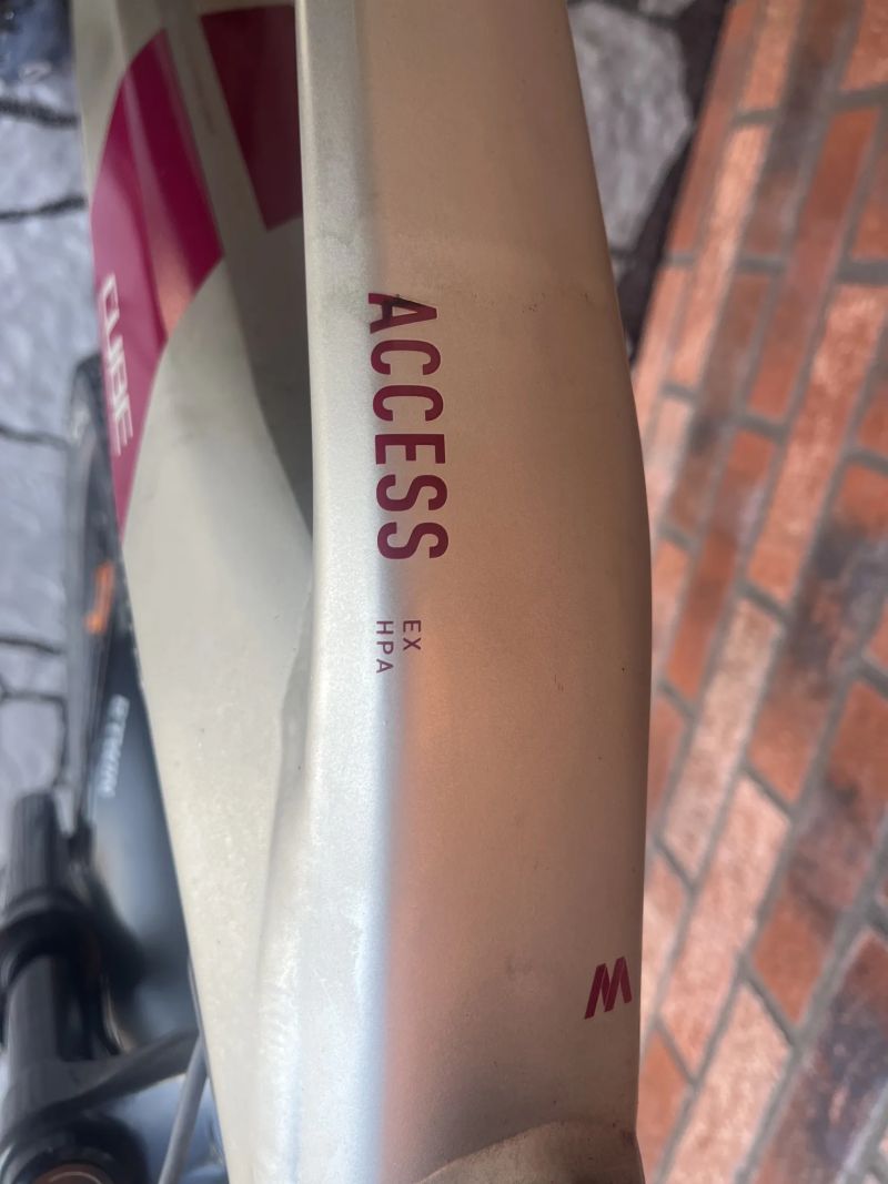 Cube ACCESS HYBRRID EX TITAN 17