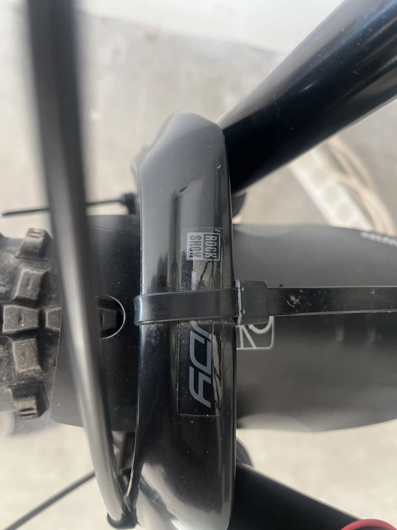 Cube ACCESS HYBRRID EX TITAN 17