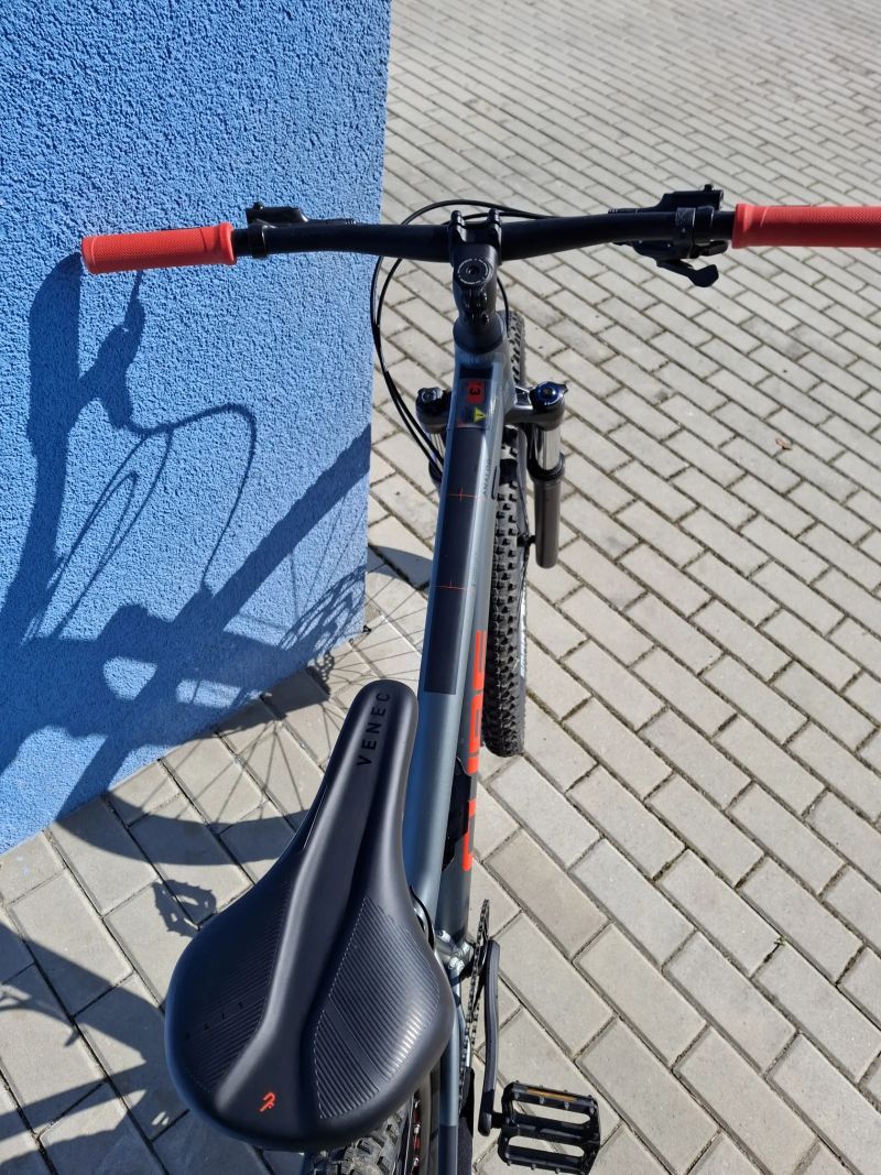 Cube Analog flashgrey n red