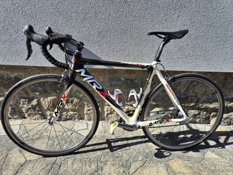 Karbonové silniční kolo MRX