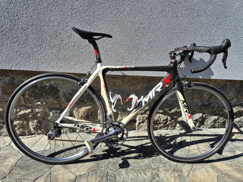 Karbonové silniční kolo MRX