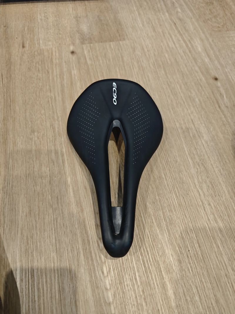 Prodám různá nepoužitá sedla na kolo 