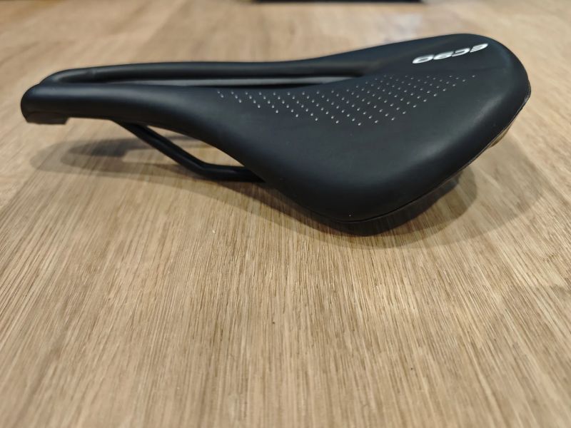 Prodám různá nepoužitá sedla na kolo 