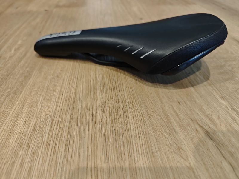 Prodám různá nepoužitá sedla na kolo 