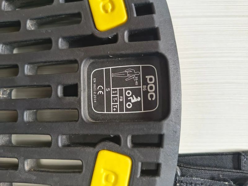 Chránič páteře a hrudi POC