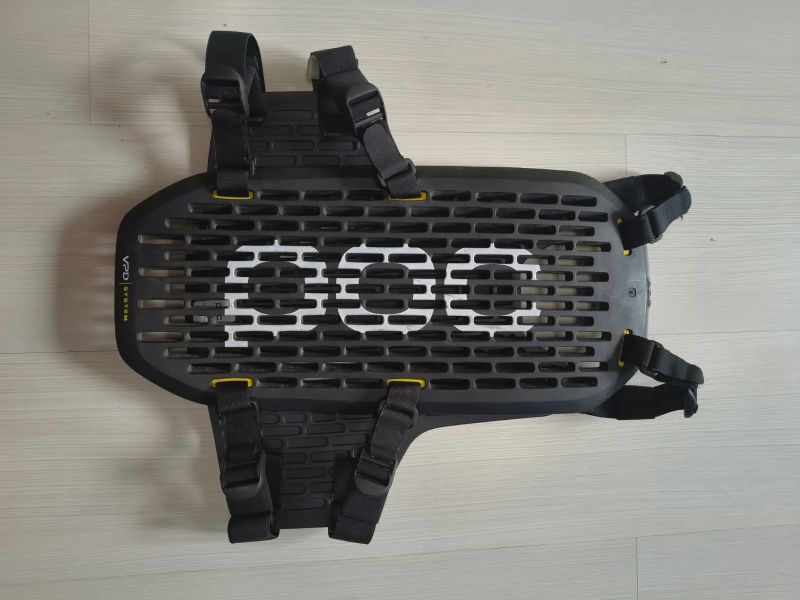 Chránič páteře a hrudi POC