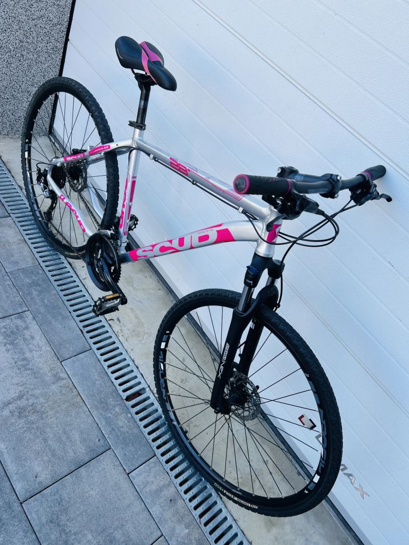 Scud Lady Cross 28 ( PC: 17.990kč ) " L " 