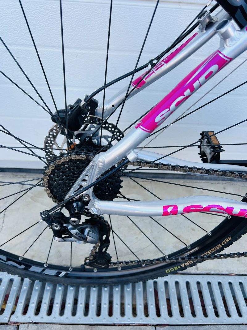 Scud Lady Cross 28 ( PC: 17.990kč ) " L " 