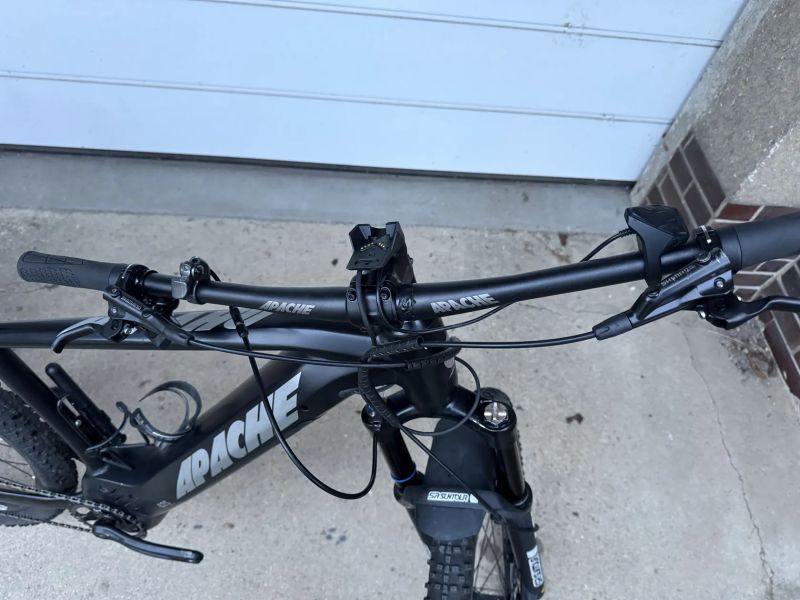 Elektrokolo Apache Hupahu Bosch CX gen. 4, 625 Wh, velikost L, elektrické řazení SRAM GX AXS, 29"