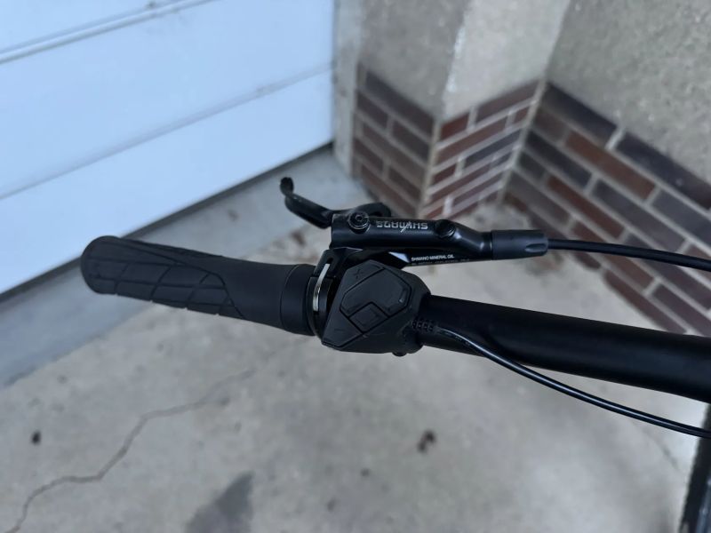 Elektrokolo Apache Hupahu Bosch CX gen. 4, 625 Wh, velikost L, elektrické řazení SRAM GX AXS, 29"