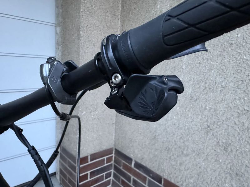 Elektrokolo Apache Hupahu Bosch CX gen. 4, 625 Wh, velikost L, elektrické řazení SRAM GX AXS, 29"