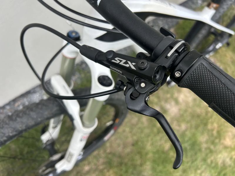 Dámské, dětské karbonové kolo 11kg, špičkové osazení, pro 150-165cm,Praha