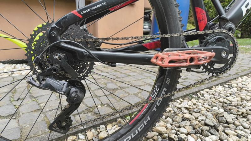 Celoodpružený Rockrider ST530S (jednopřevodník, hydraulické kotoučové brzdy) 