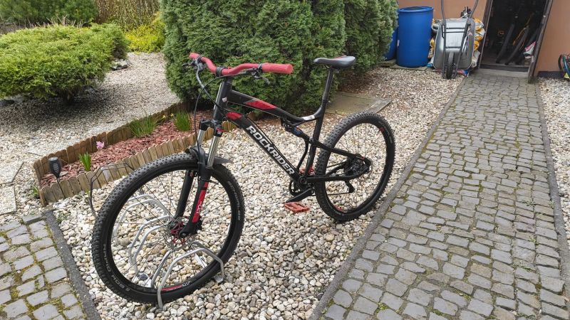 Celoodpružený Rockrider ST530S (jednopřevodník, hydraulické kotoučové brzdy) 