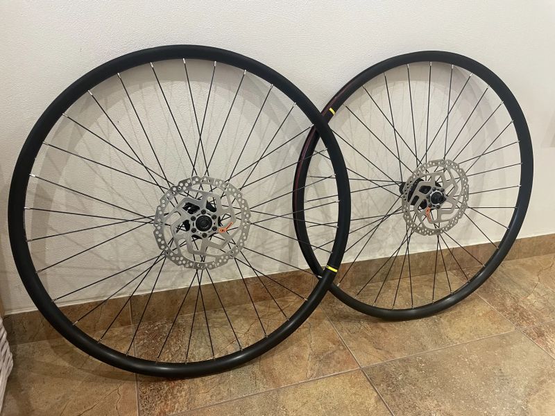 Zapletená kola 29 palců Mavic XC 425