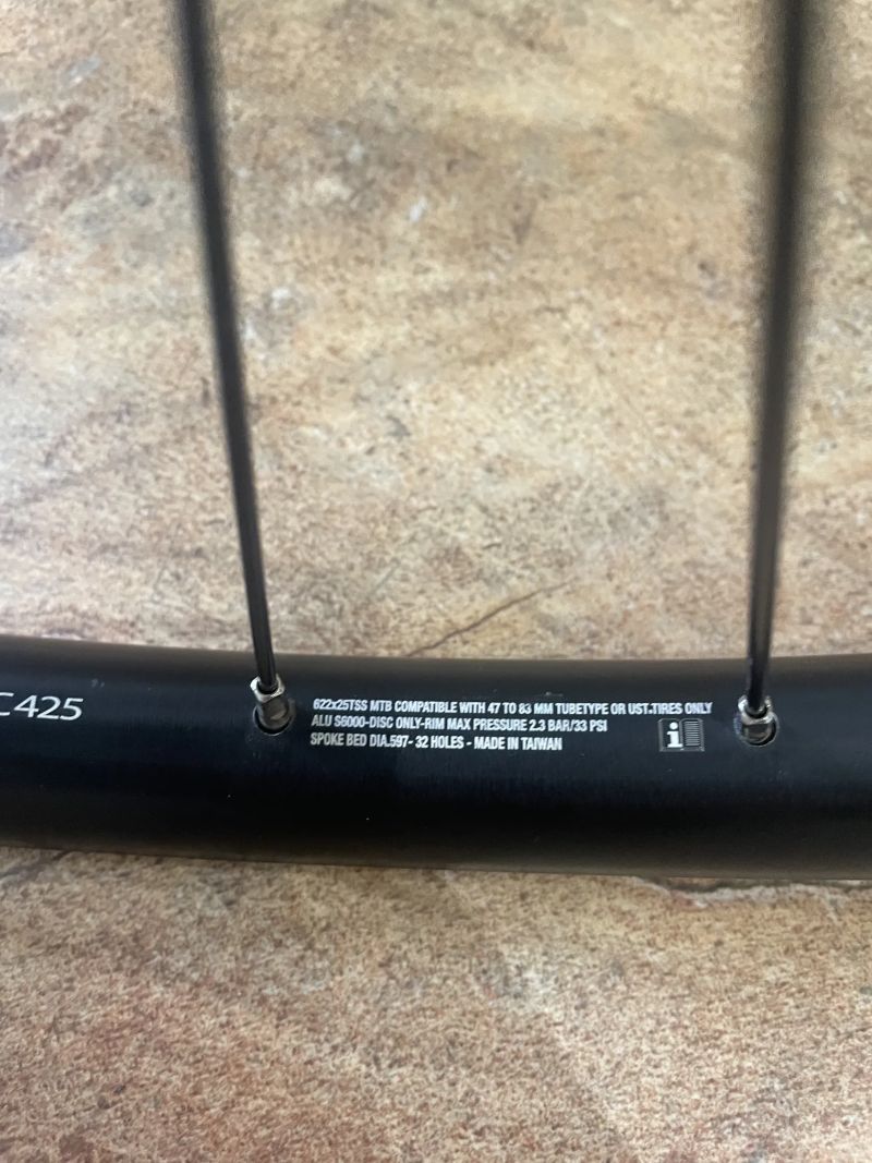 Zapletená kola 29 palců Mavic XC 425