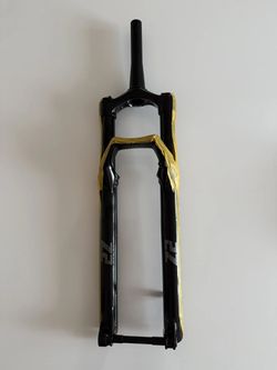 Prodám novou odpruženou vidlici Marzocchi Z2, zdvih 130 mm