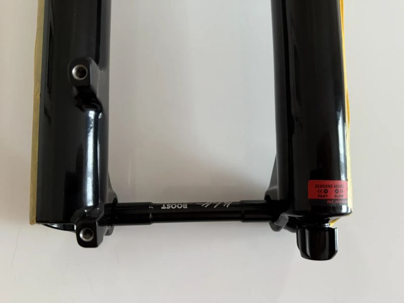 Prodám novou odpruženou vidlici Marzocchi Z2, zdvih 130 mm