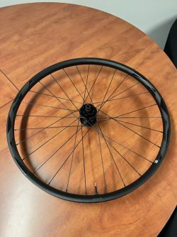 Prodám nová zapletelná kola Giant AM 29" s ořechem Microspline