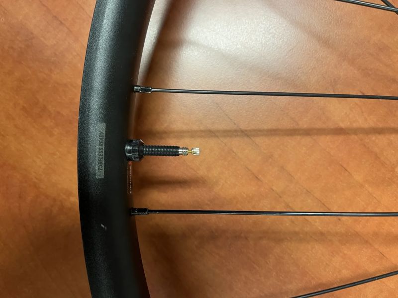 Prodám nová zapletelná kola Giant AM 29" s ořechem Microspline