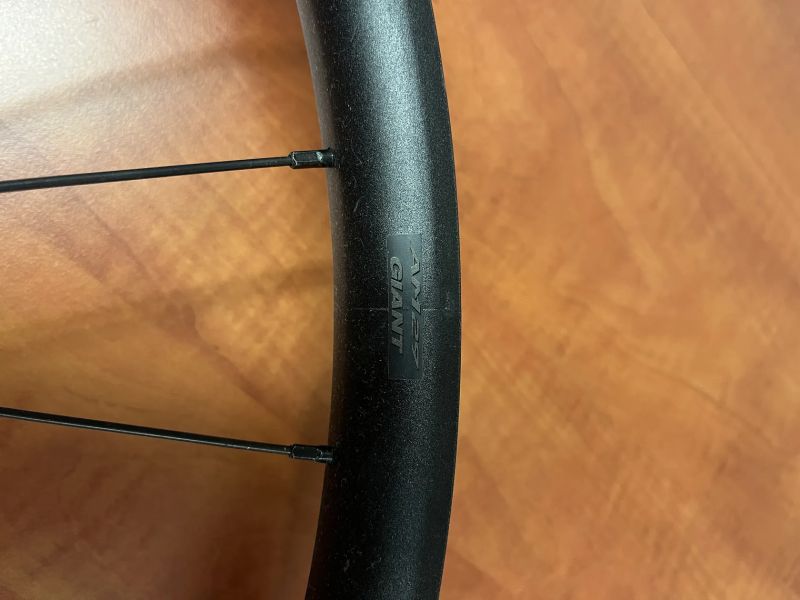 Prodám nová zapletelná kola Giant AM 29" s ořechem Microspline