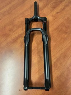 Prodám minimálně jetou vidlici Rock Shox Yari 29" 130 mm 