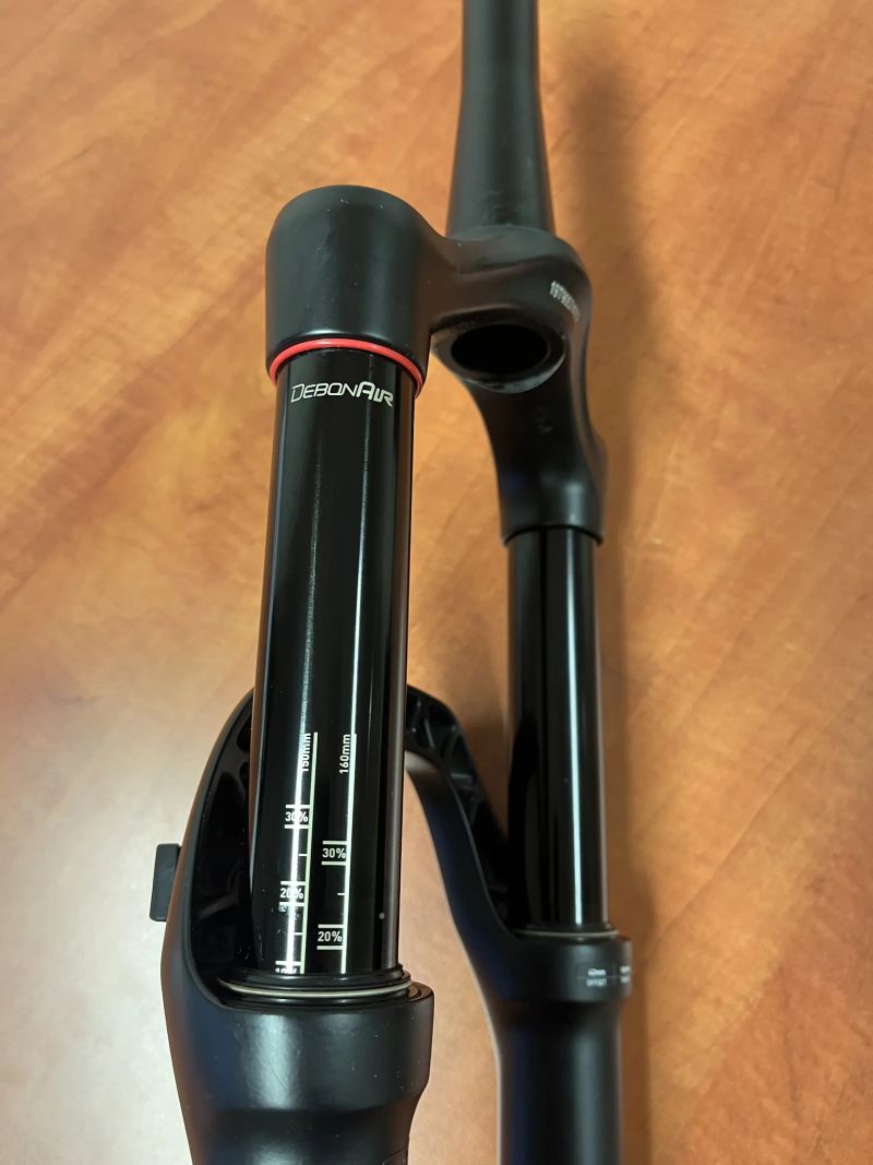 Prodám minimálně jetou vidlici Rock Shox Yari 29" 130 mm 