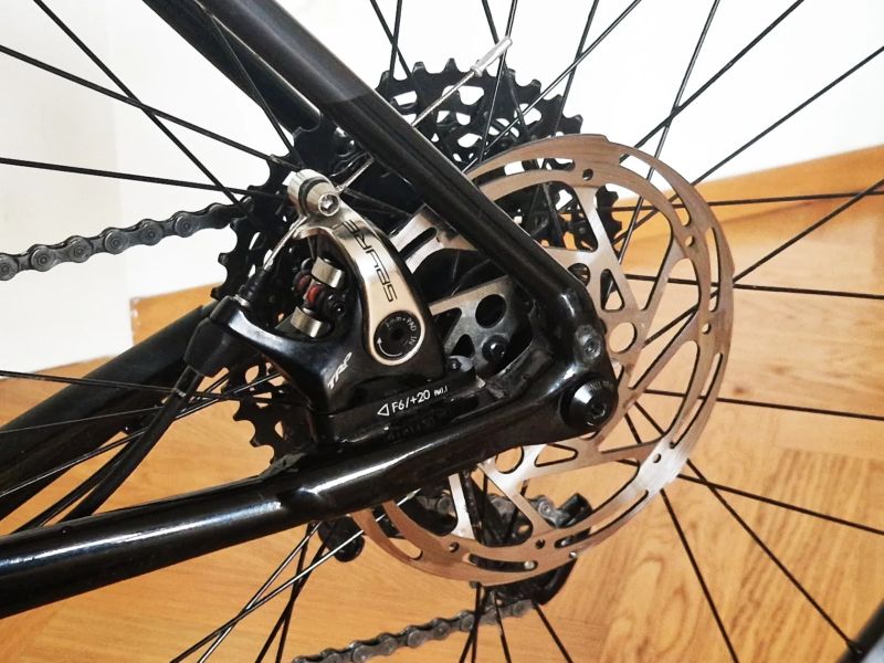 Fuji Jari 1.5 / SRAM Apex 1x11 / velmi dobrý stav / cca 1000 km